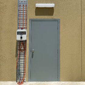 2040mm High x 900-1100mm Wide