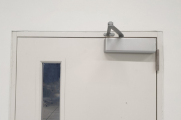 Self-closing fire door solutions